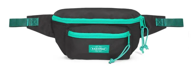 eastpak-doggy-bag-ri-onera-27l-mini-bolsa-negra-capacidad-y-estilo image 1