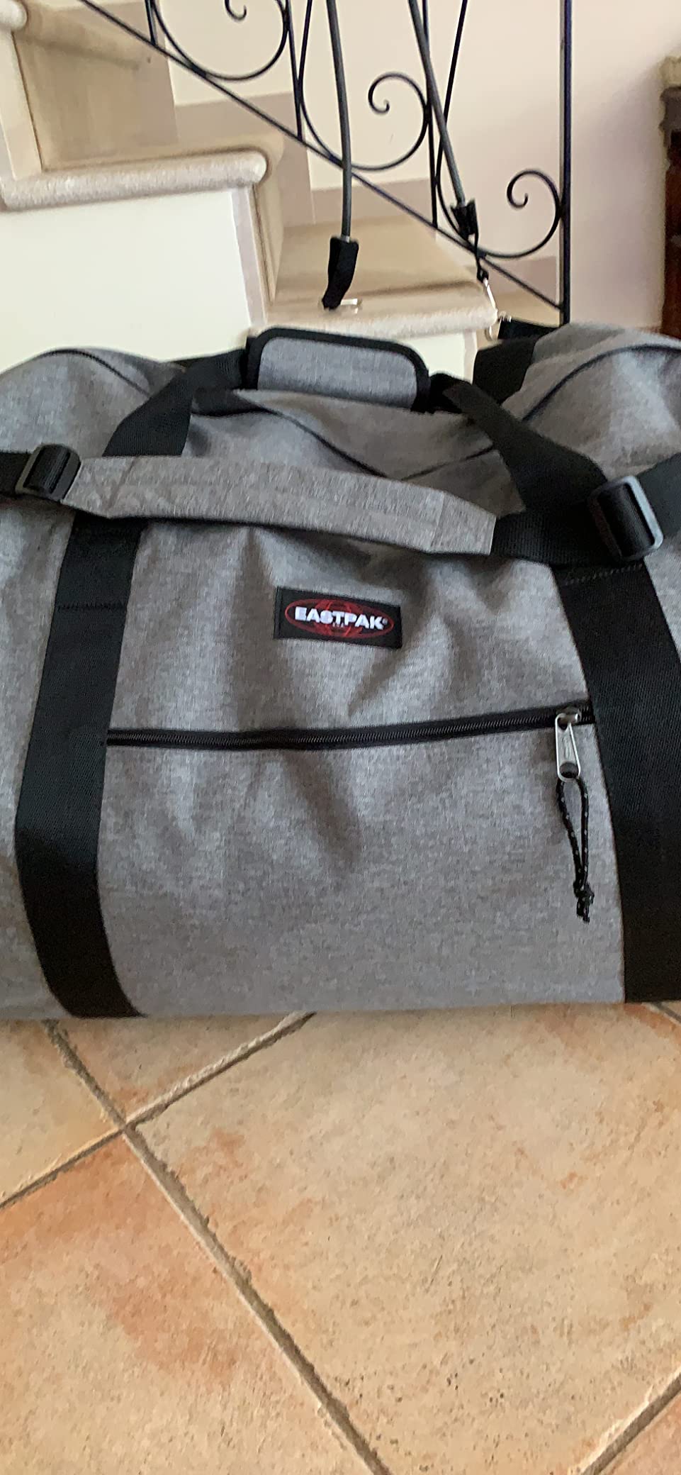 Buena bolsa, pero le falta un bolsillo