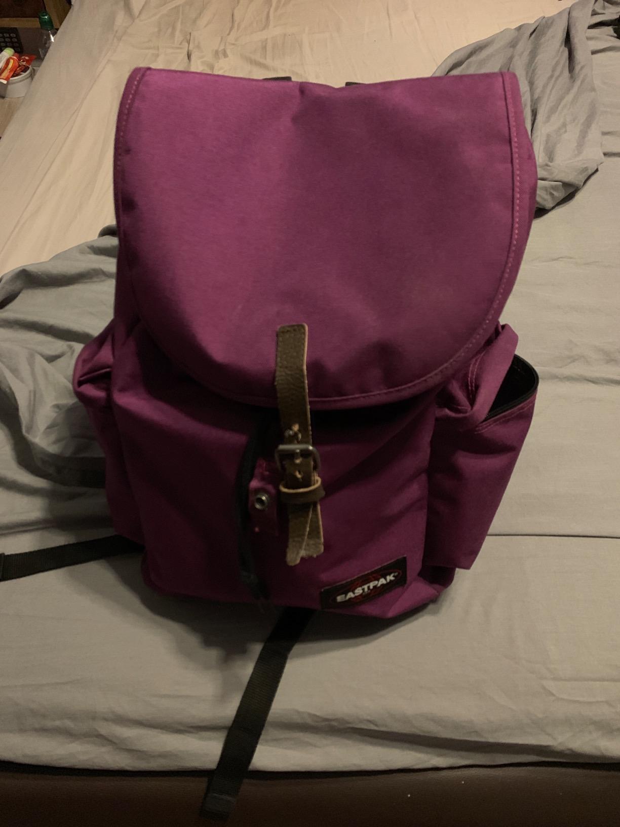 Buena mochila, algo pequeña