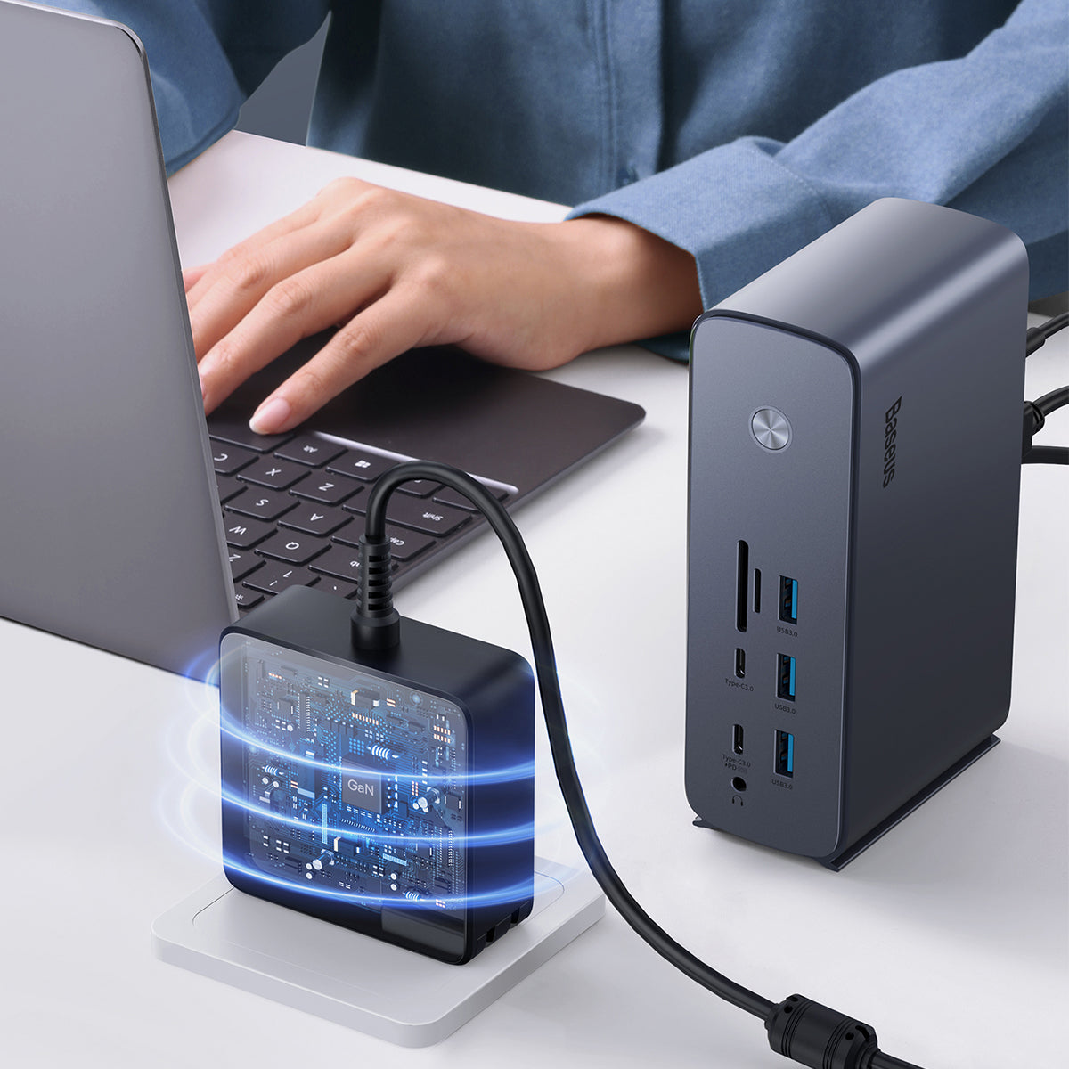 baseus-17-en-1-pro-docking-station-con-4-monitores-4k image 6