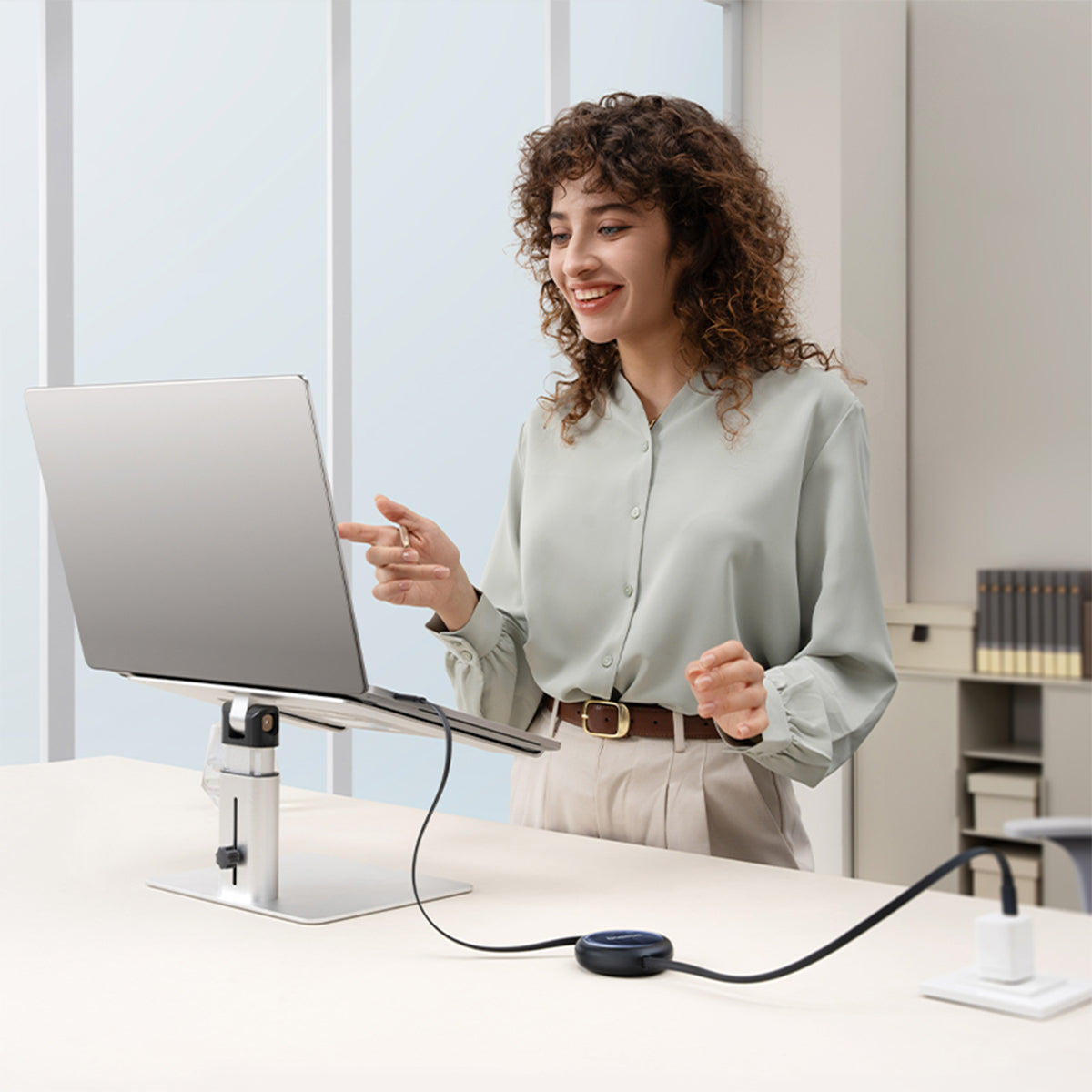 baseus-nomos-cable-retr-ctil-usb-c-100w-1-5m image 6