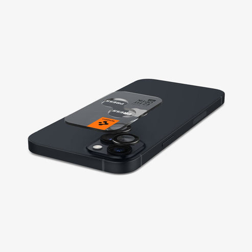 spigen-optik-pro-ez-fit-protector-de-lentes-para-iphone-15 image 3